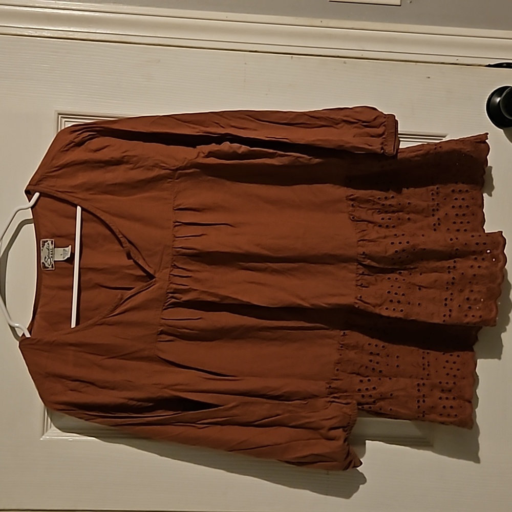 GUC STUDIO WEST EYELET TOP L